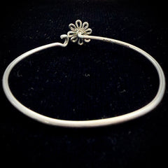 Tiffany & Co. Paloma Picasso Daisy Flower Sterling Silver Bangle Bracelet