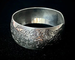 S.Kirk & Son Vintage Sterling Silver Etched Floral Jonquil Cuff Bracelet Bangle