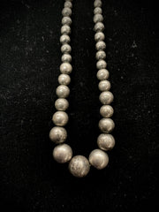 Vintage Sterling Silver Graduated Bead Necklace 18.5" (21.8 Grams)
